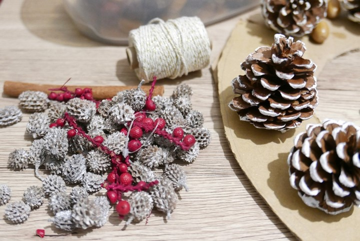 Bostik-DIY-Natural-Christmas-Wreath-step1