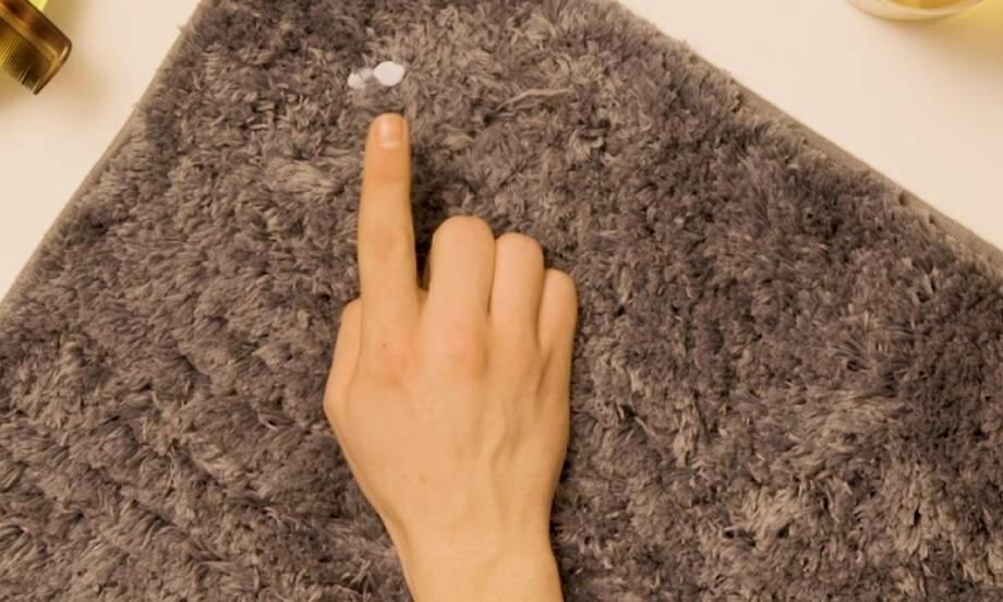 Bostik DIY Russia How to remove Blu Tack from carpet banner image