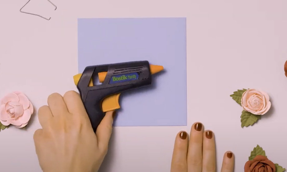 Australia how to use glue gun teaser image