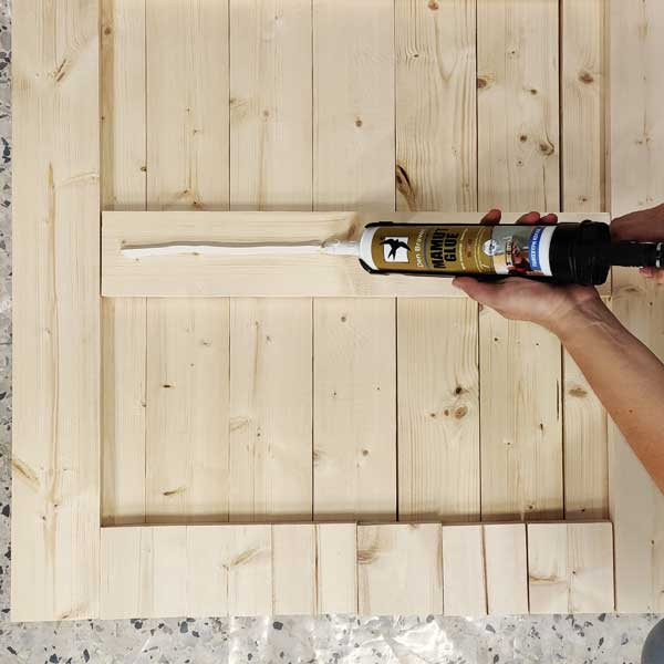 Bostik-DIY-Greece-tutorial-kitchen-table-step-7