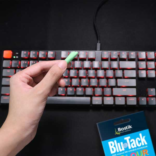 Bostik-DIY-Philippines-tutorial-How-to-Clean-Your-Keyboard-with-Blu-Tack-step-2