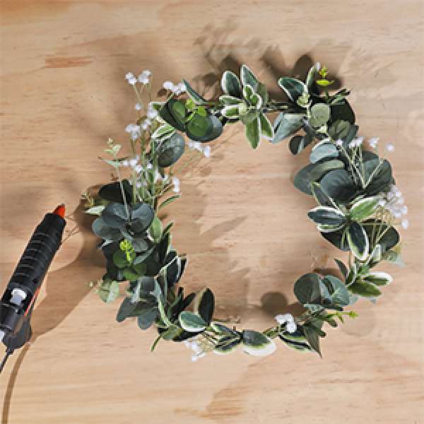 DIY-Bostik-Australia-tutorials-wreath-project-step4-300x300