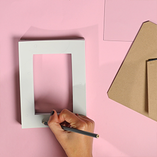 Bostik DIY Singapore tutorials Wall art project step 1