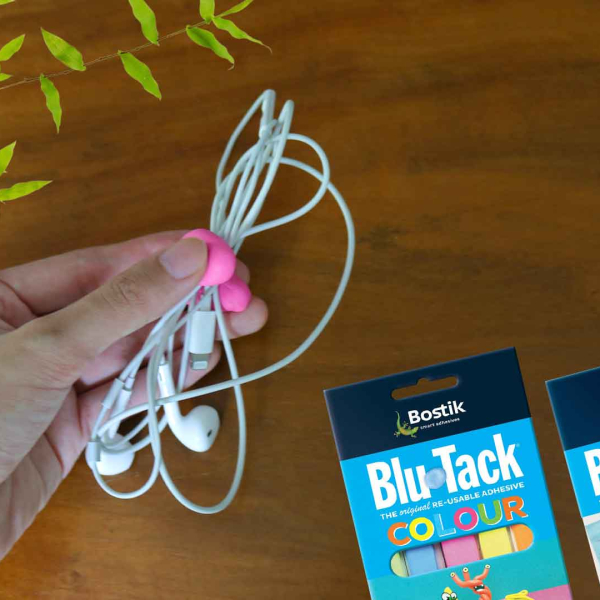 Bostik DIY Hong Kong Tutorial Quick And Easy Way To Organize Your Earphones With Blu Tack Colour Step 2