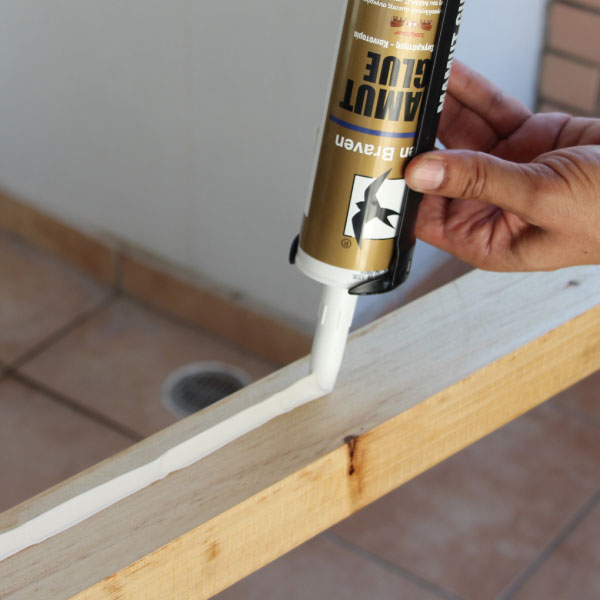 Bostik-DIY-Greece-tutorial-Balcony-Garden-step-7.jpg