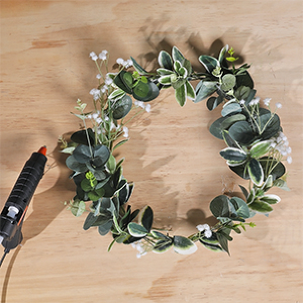 Bostik DIY Singapore tutorials wreath project step 4